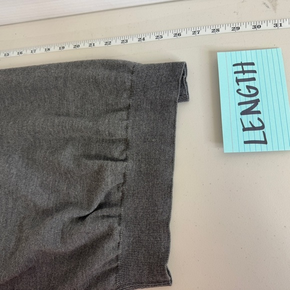 Vintage Harry Rosen L Extra Fine Italian Merino Wool Men's Gray V-Neck Sweater - Picture 9 of 12